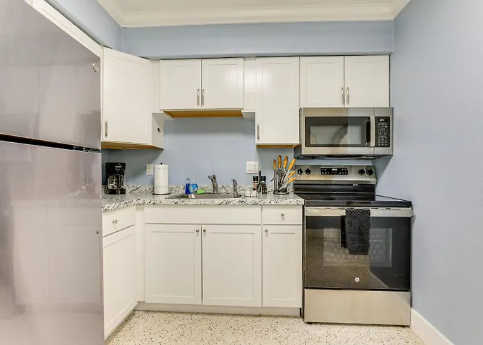 Walk To Beaches & Gulf: Indian Rocks Duplex!